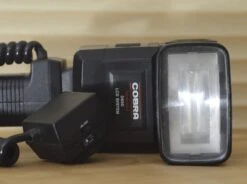 Cobra 650 Lcd System Flash Gun Canon Dedicated. This Is A Fantastic Flash And Super Easy To Use With The LCD Readout.