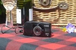 Canon Sure Shot Zoom 70 S 35mm Compact Camera With Case.