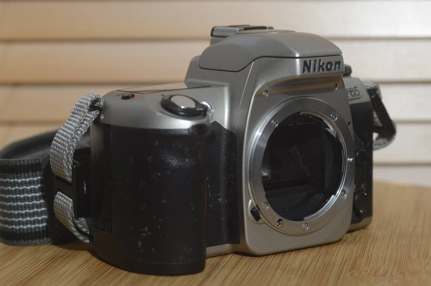 Vintage Nikon F65 35mm SLR Camera. Full Of Functions A Great 35mm Camera Taking AF Lenses. 4 Vintage Nikon F65 35mm SLR Camera. Full Of Functions A Great 35mm Camera Taking AF Lenses. - Image 2