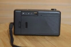 Vintage Opus DX Twin Lens 35mm Compact Camera With Padded Bag And Strap. -Cameras Sale Shop DSC 0005 ba6ac032 e23d 49b7 8089 f5c8920839f1