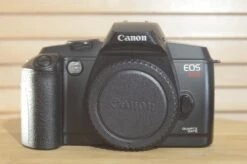 Canon EOS 888 Quartz Date 35mm Film Camera. Also Known As Canon EOS 5000. Perfect Camera For EF Lenses.