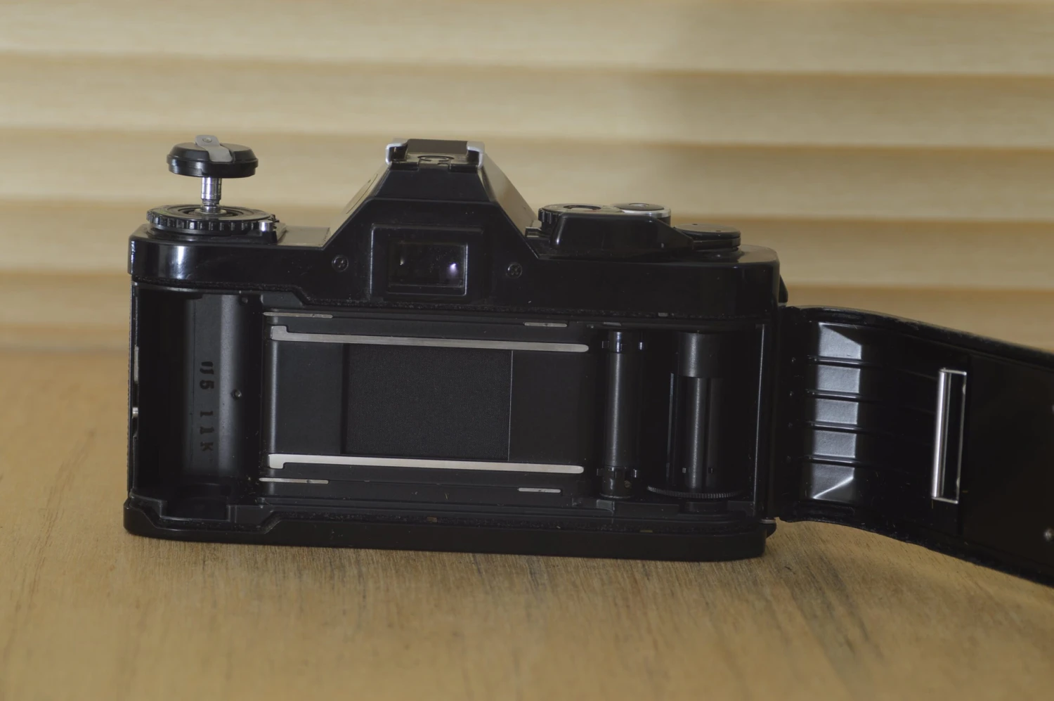 Rare Black Canon AV1 35mm SLR Camera (Body Only) Fantastic Condition Cleaned, Tested And Serviced And Ready To Go For Canon FD Lenses 10 Rare Black Canon AV1 35mm SLR Camera (Body Only) Fantastic Condition Cleaned, Tested And Serviced And Ready To Go For Canon FD Lenses - Image 8