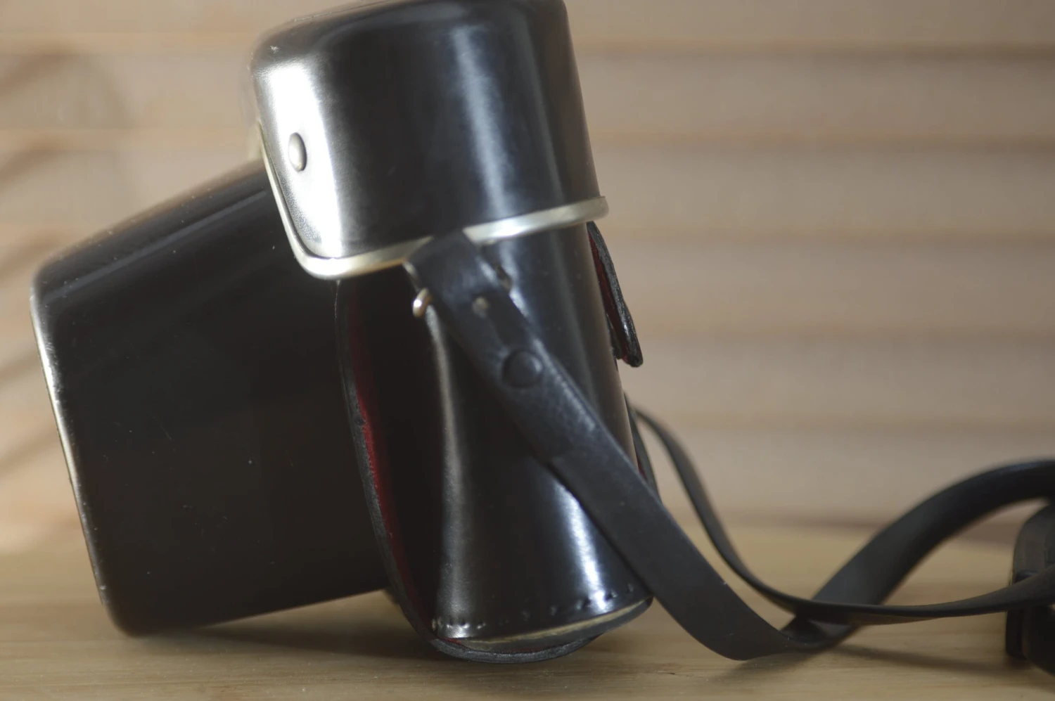 Beautiful Praktica Hard Leather Camera Case. Fits Praktica MTL3, Nova. 5 Beautiful Praktica Hard Leather Camera Case. Fits Praktica MTL3, Nova. - Image 3