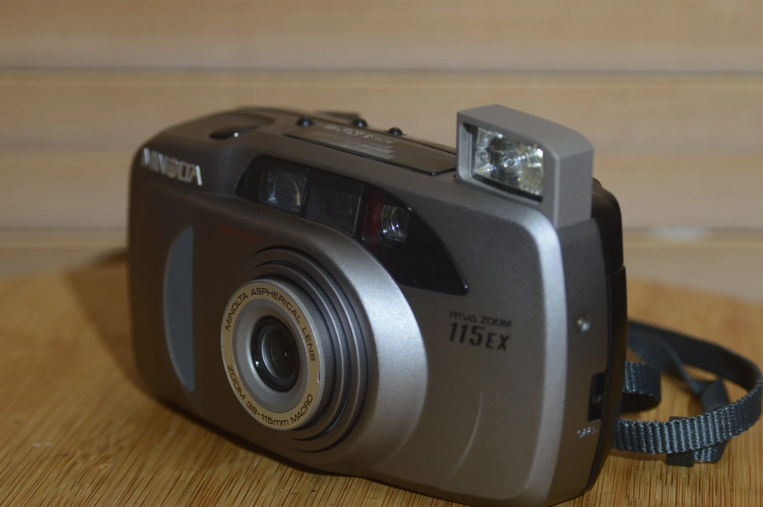 Minolta Riva Zoom 115EX Freedom Zoom Supreme 35mm Compact Camera With Case. 8 Minolta Riva Zoom 115EX Freedom Zoom Supreme 35mm Compact Camera With Case. - Image 6