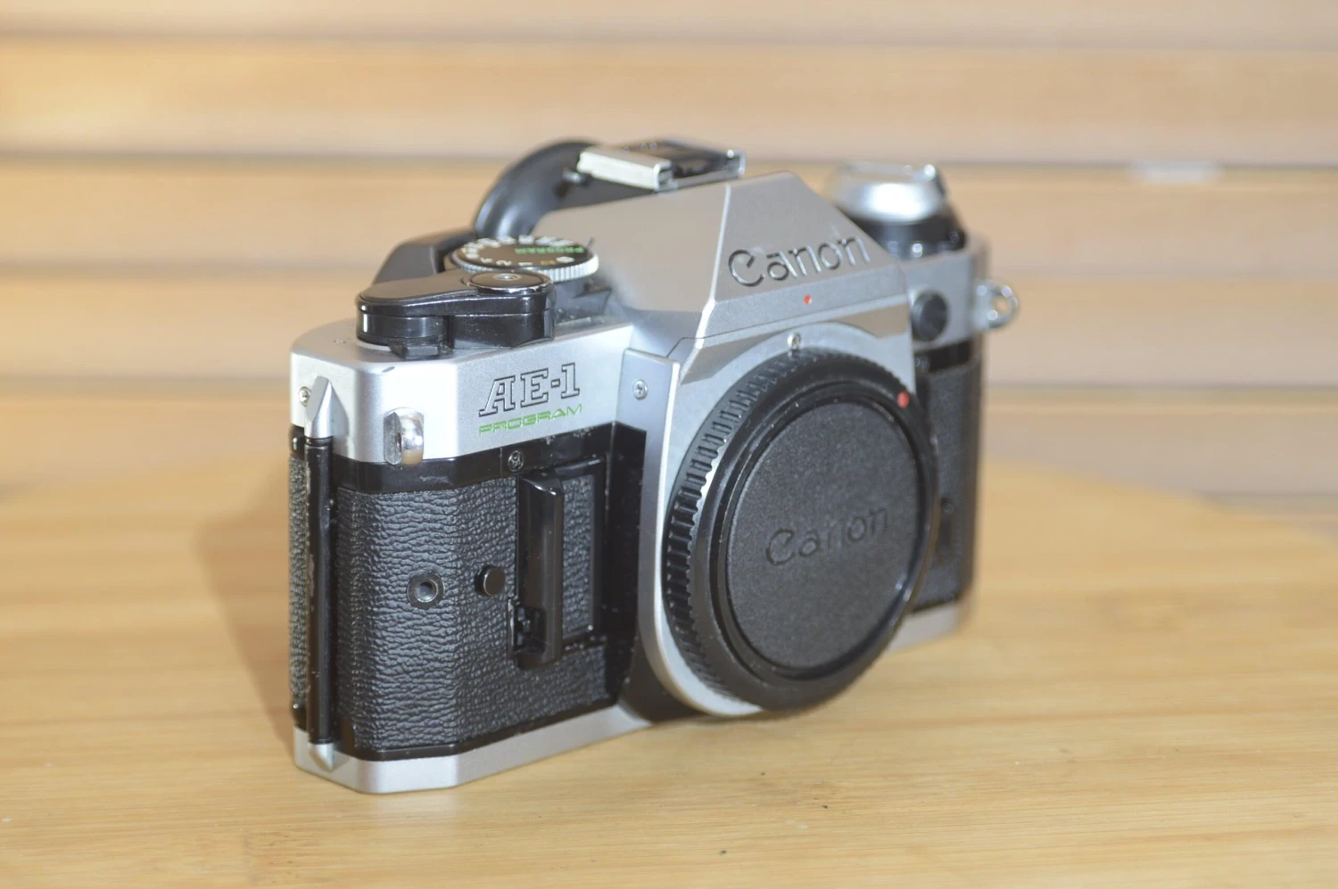 Gorgeous Canon AE1 P 35mm SLR Body Alone. Pair It With FD Lens And Away You Go 4 Gorgeous Canon AE1 P 35mm SLR Body Alone. Pair It With FD Lens And Away You Go - Image 2