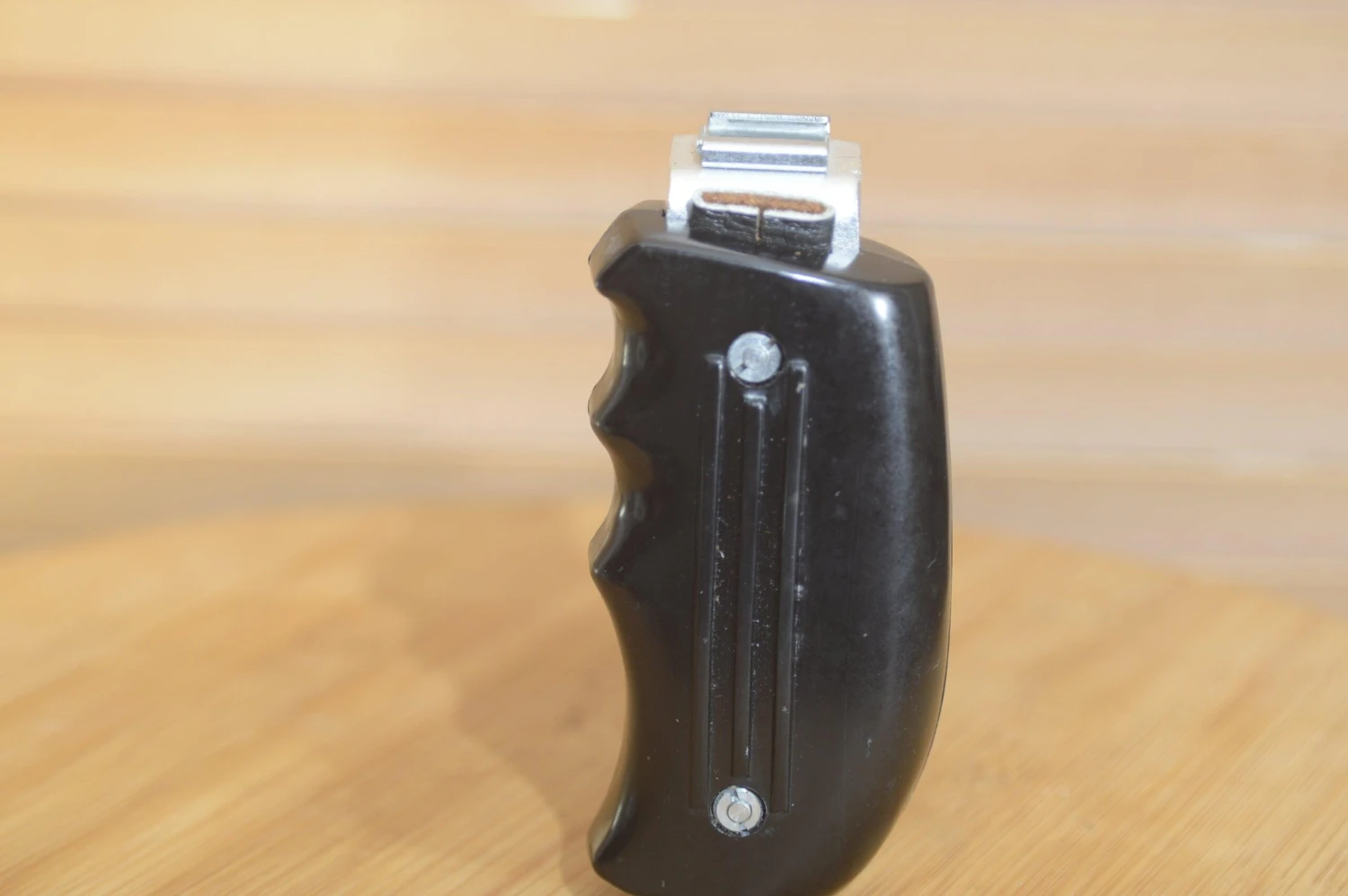 Right Handed Flash Extension Camera Grip. Good Condition 5 Right Handed Flash Extension Camera Grip. Good Condition - Image 3