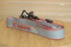 Grey And Red Canon T70 Vintage Strap. A Lovely Addition To Your Canon Set Up. 13 Grey And Red Canon T70 Vintage Strap. A Lovely Addition To Your Canon Set Up. -Cameras Sale Shop DSC 0038 d5a087e7 17d1 4997 bf1d f1106152ebdf