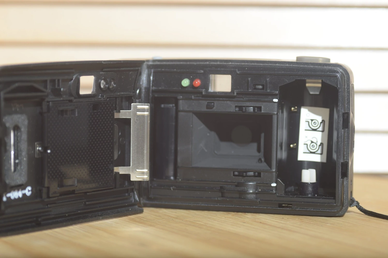 Miranda Solo Mini AF 3 35mm Compact Camera. Fantastic Vintage Point And Shoot. 13 Miranda Solo Mini AF 3 35mm Compact Camera. Fantastic Vintage Point And Shoot. - Image 11