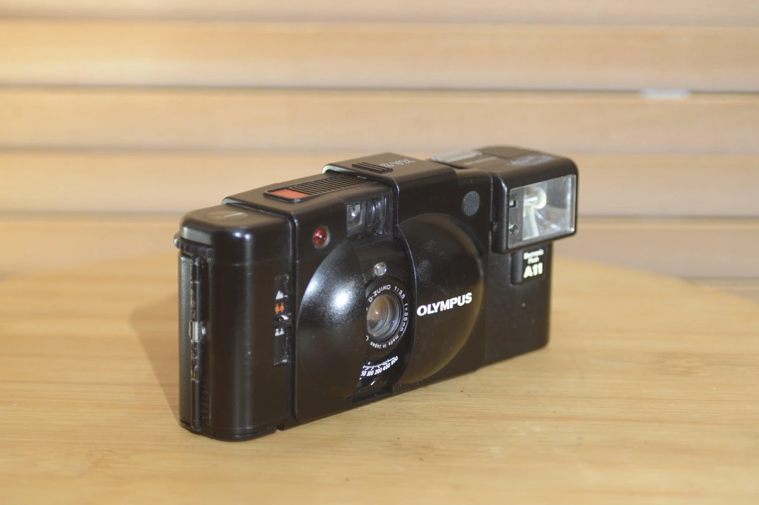 Vintage Olympus XA2 Compact Camera With A11 Flash And Original Case. 5 Vintage Olympus XA2 Compact Camera With A11 Flash And Original Case. - Image 3