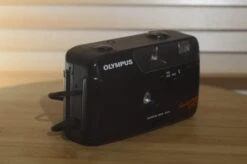 Olympus Shoot And Go With Case. Fantastic 35mm Compact Camera -Cameras Sale Shop DSC 0049 f353086c 52b9 4d5b a81d 3cca357a4c95