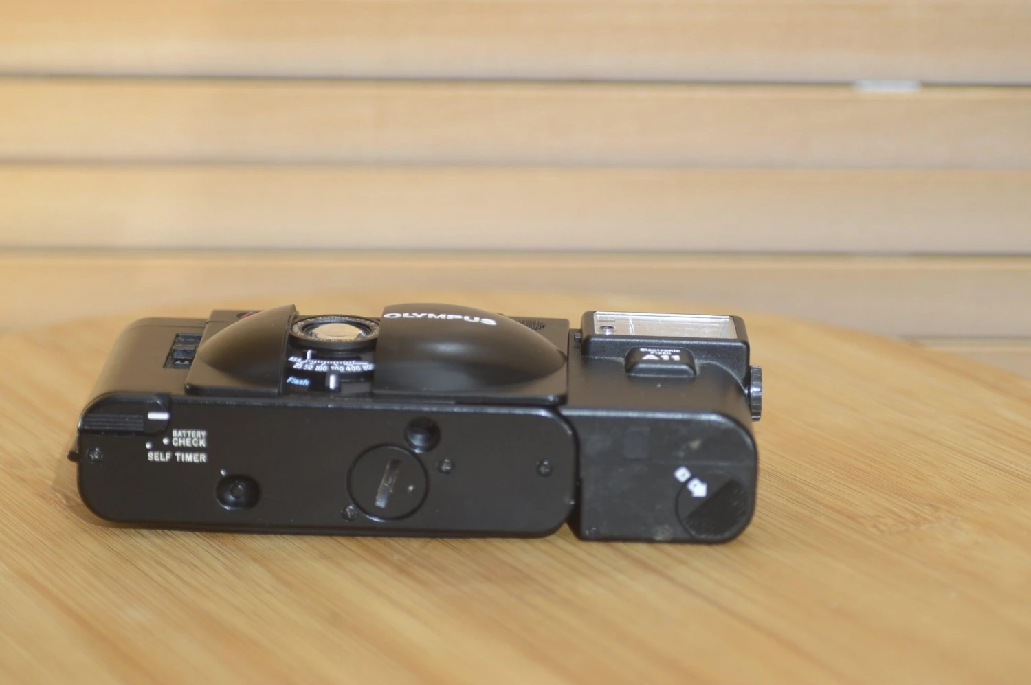 Vintage Olympus XA2 Compact Camera With A11 Flash And Original Case. 11 Vintage Olympus XA2 Compact Camera With A11 Flash And Original Case. - Image 9