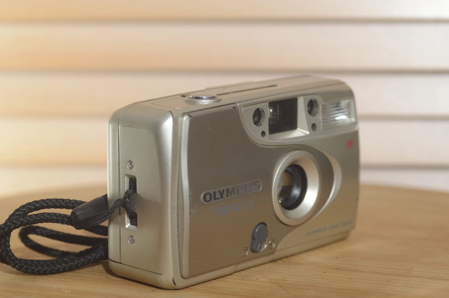 Vintage Olympus Trip AF 50 35mm Compact Camera. 4 Vintage Olympus Trip AF 50 35mm Compact Camera. - Image 2