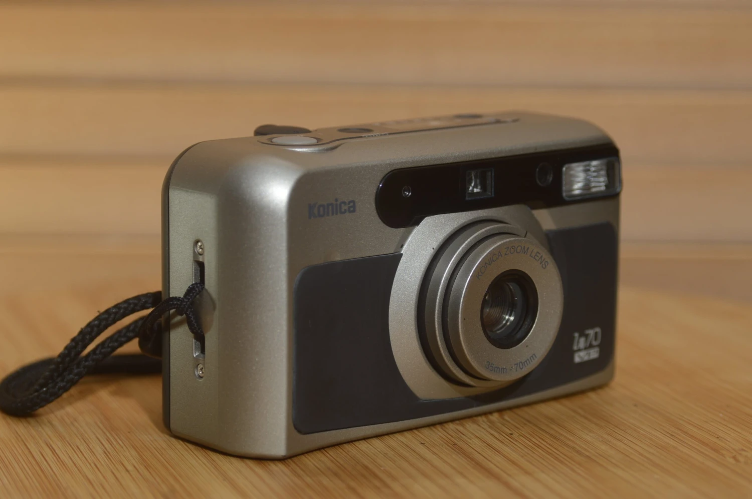 Beautiful Konica Z-up 70 (VP) 35mm Point And Shoot Compact Camera With Case. 4 Beautiful Konica Z-up 70 (VP) 35mm Point And Shoot Compact Camera With Case. - Image 2