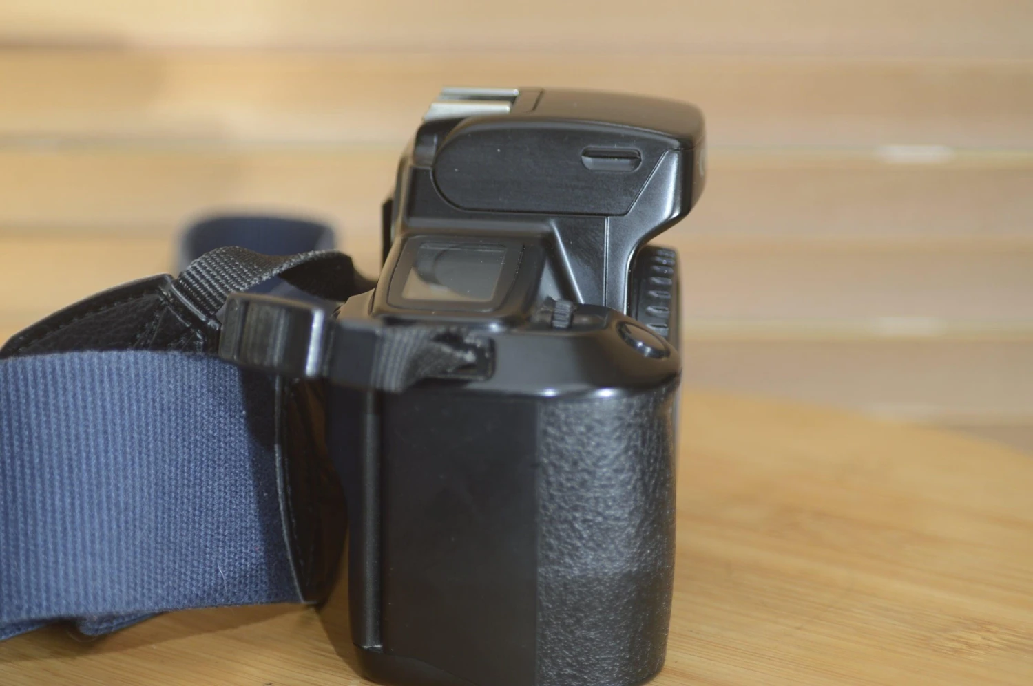 Vintage Canon EOS 1000F 35mm SLR Camera. Fantastic Starter Camera 5 Vintage Canon EOS 1000F 35mm SLR Camera. Fantastic Starter Camera - Image 3