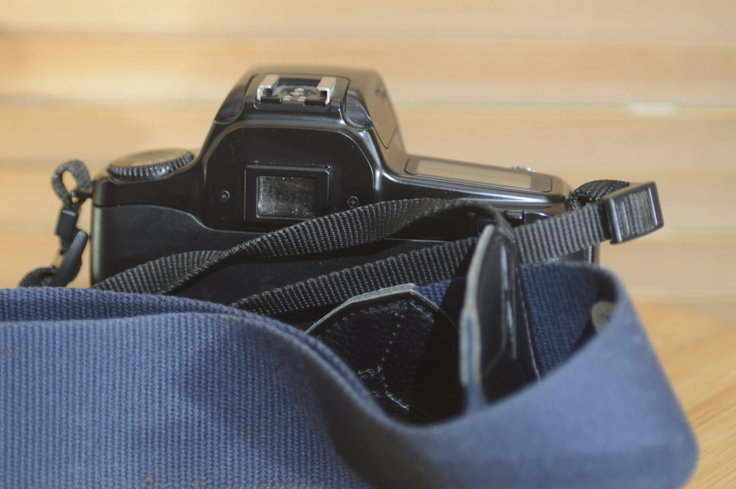 Vintage Canon EOS 1000F 35mm SLR Camera. Fantastic Starter Camera 6 Vintage Canon EOS 1000F 35mm SLR Camera. Fantastic Starter Camera - Image 4