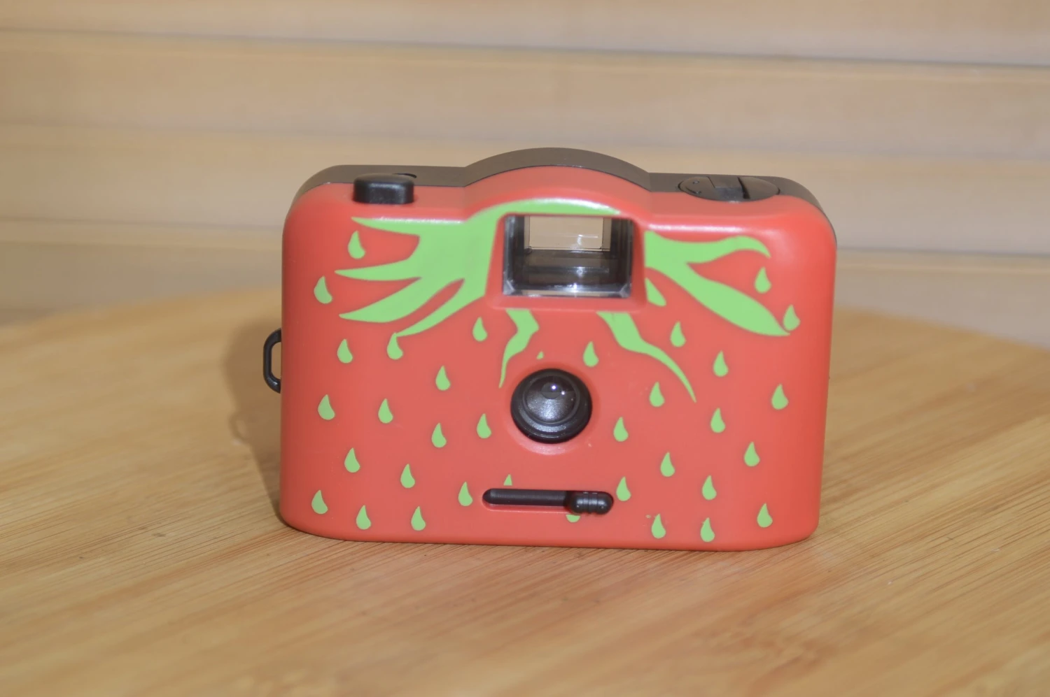 Vintage Strawberry 35mm Compact Novelty Camera. 3 Vintage Strawberry 35mm Compact Novelty Camera.