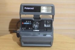 Vintage Polaroid 636 Close Up Instant Camera. With Strap.
