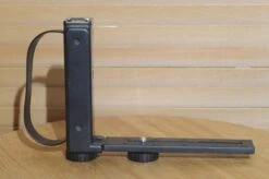 Left Handed Flash Extension Camera Grip. Great Condition -Cameras Sale Shop DSC 0102 63295610 9995 4590 9945 d502cc0da0dd