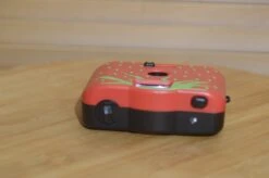 Vintage Strawberry 35mm Compact Novelty Camera. 18 Vintage Strawberry 35mm Compact Novelty Camera. -Cameras Sale Shop DSC 0105 48024fce fe0e 4c29 89d3 bc0d8e004e2b