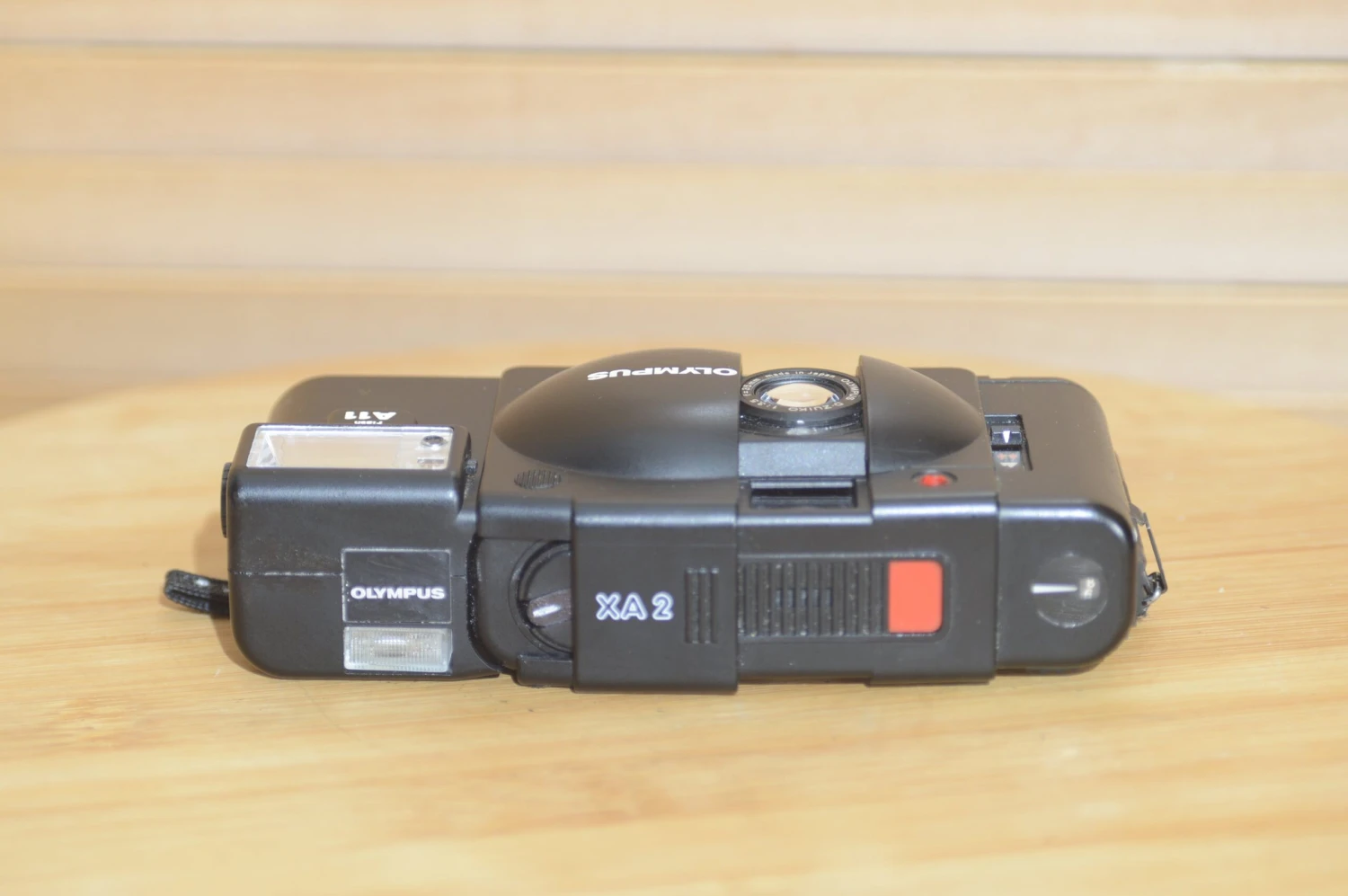 Vintage Olympus XA2 Compact Camera With A11 Flash, Instruction Manual And Case. 10 Vintage Olympus XA2 Compact Camera With A11 Flash, Instruction Manual And Case. - Image 8