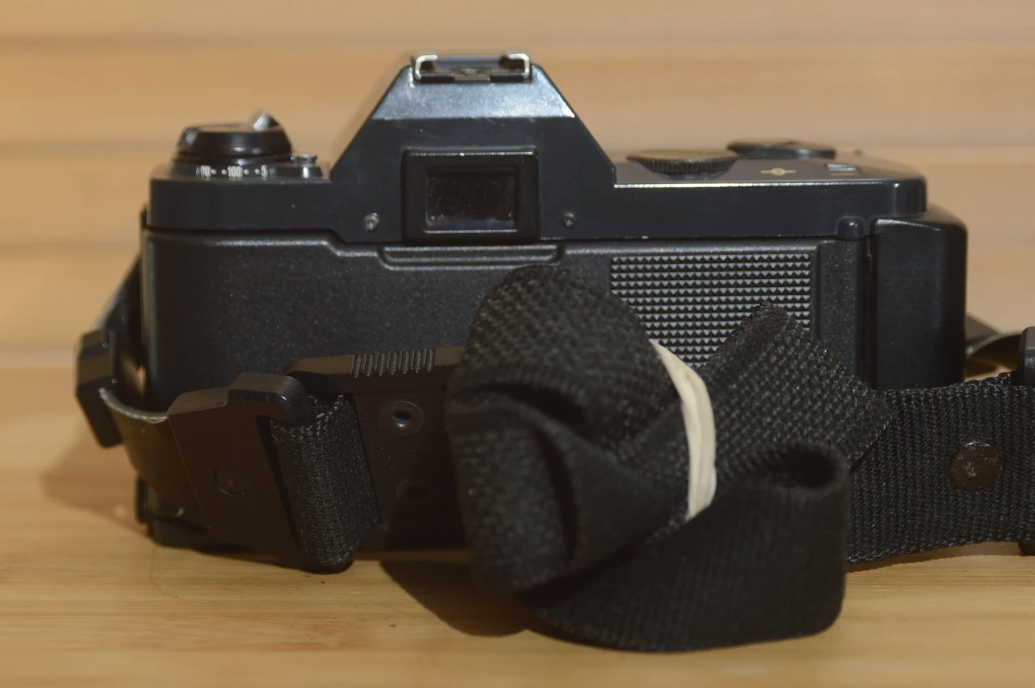 Fantastic Canon T50 35mm Camera With Strap. In Superb Condition. 6 Fantastic Canon T50 35mm Camera With Strap. In Superb Condition. - Image 4