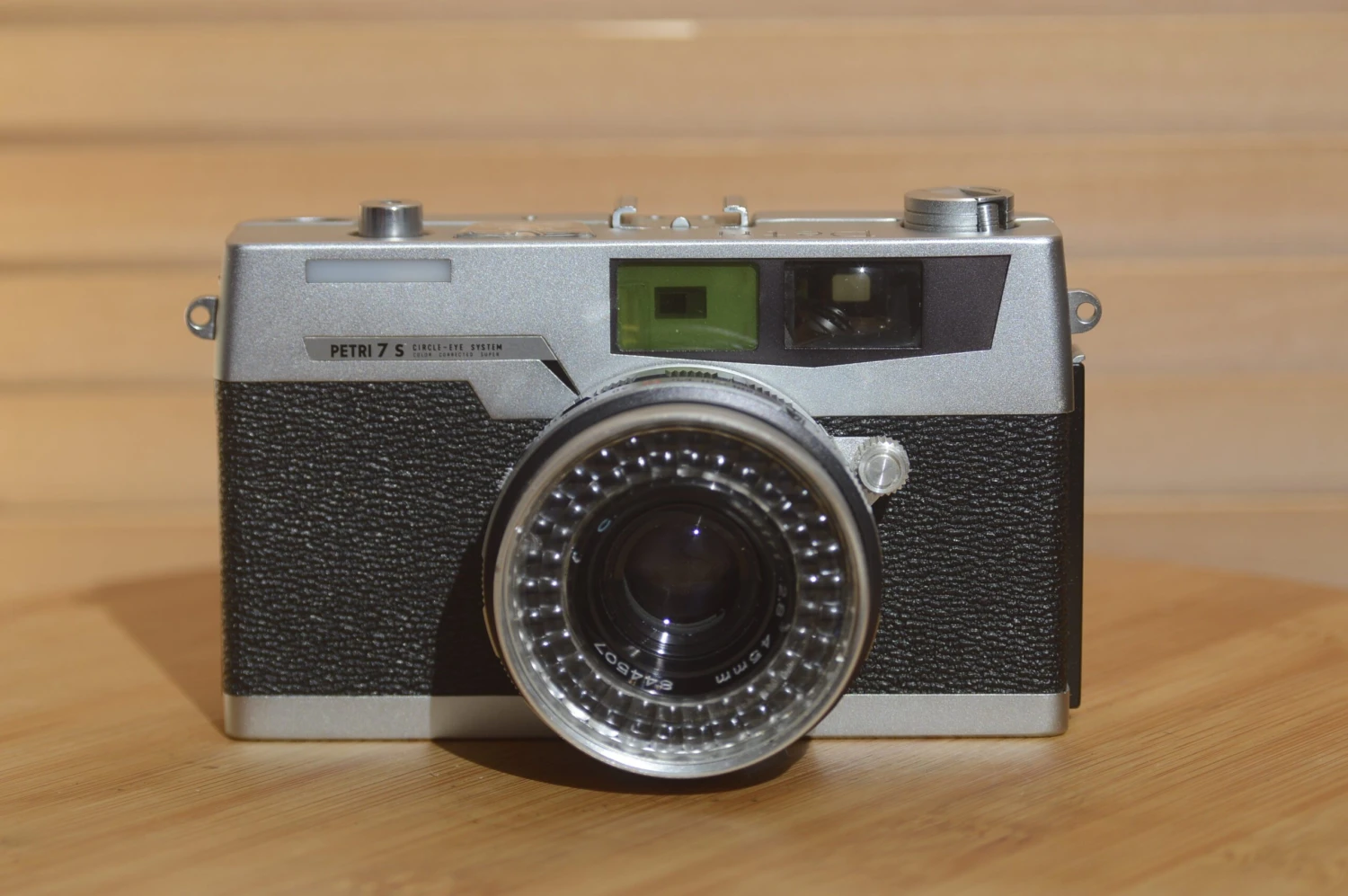 Vintage Petri 7s 35mm Range Finder Camera With Case. Fantastic Condition. 3 Vintage Petri 7s 35mm Range Finder Camera With Case. Fantastic Condition.