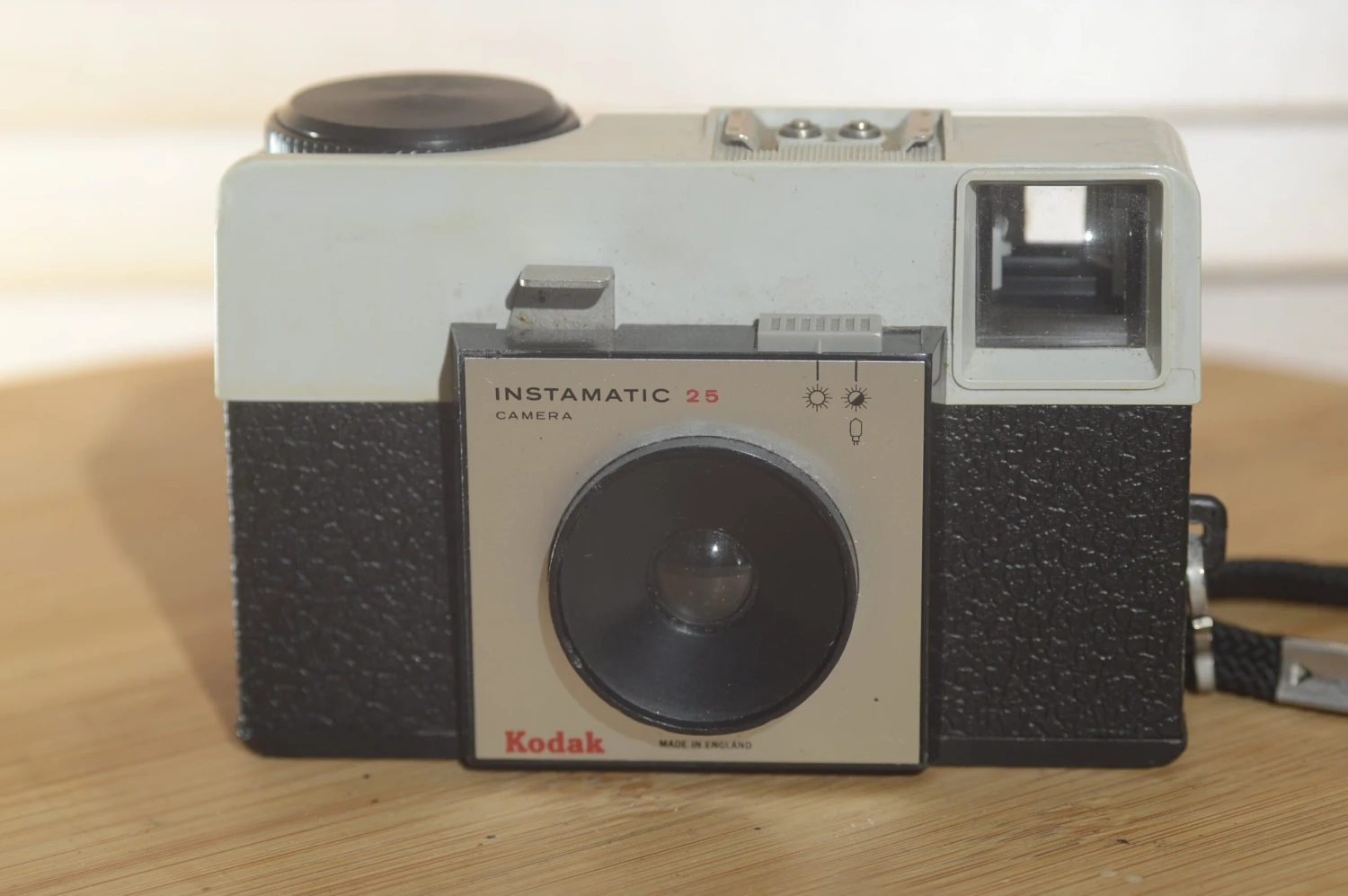 Kodak Instamatic 25 Camera. Super Cute Retro Camera 3 Kodak Instamatic 25 Camera. Super Cute Retro Camera