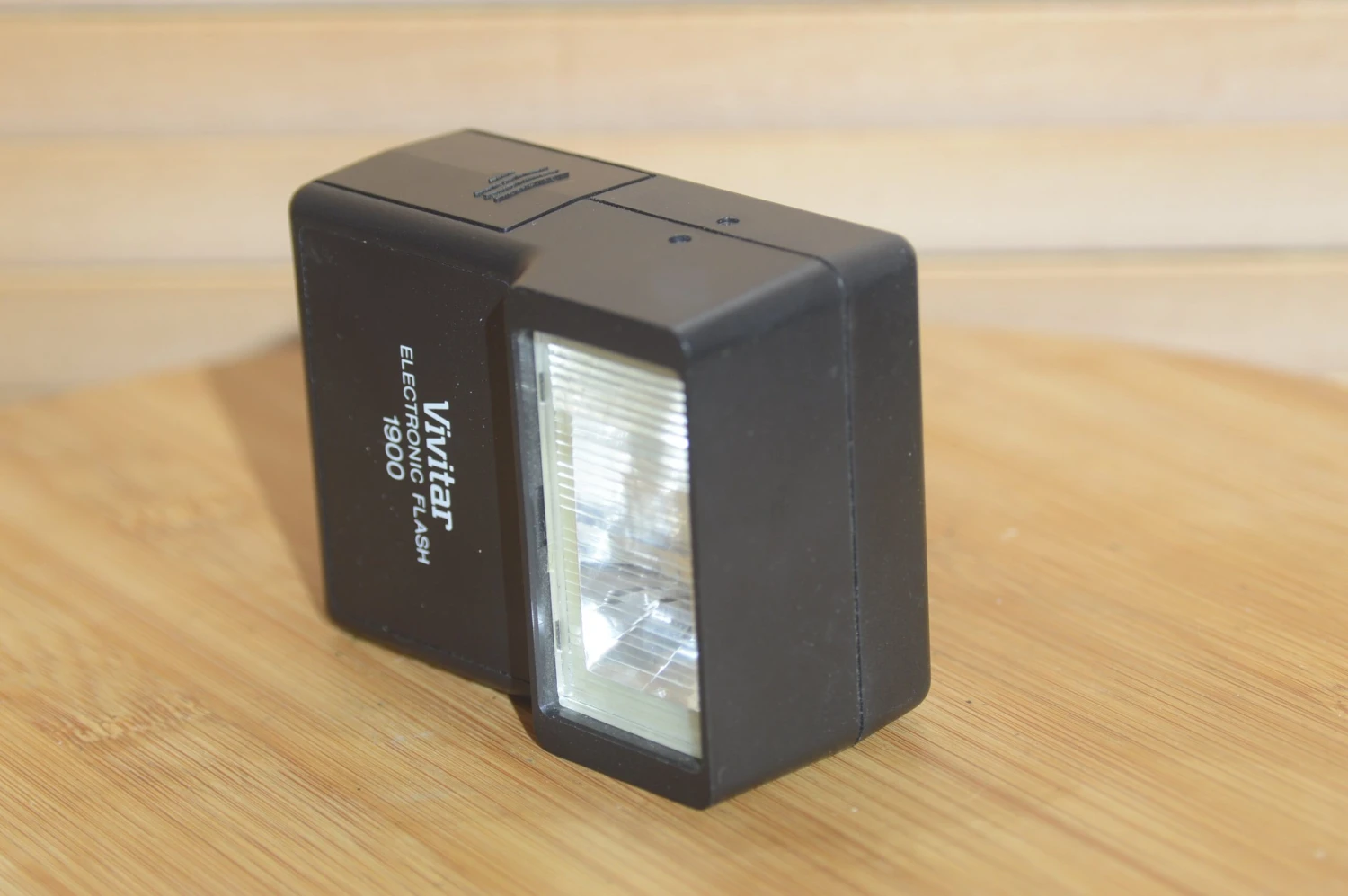 Vintage Vivitar Electronic Flash 1900. Universal Flash Unit. Great For Fill -in Flash Photography 8 Vintage Vivitar Electronic Flash 1900. Universal Flash Unit. Great For Fill -in Flash Photography - Image 6