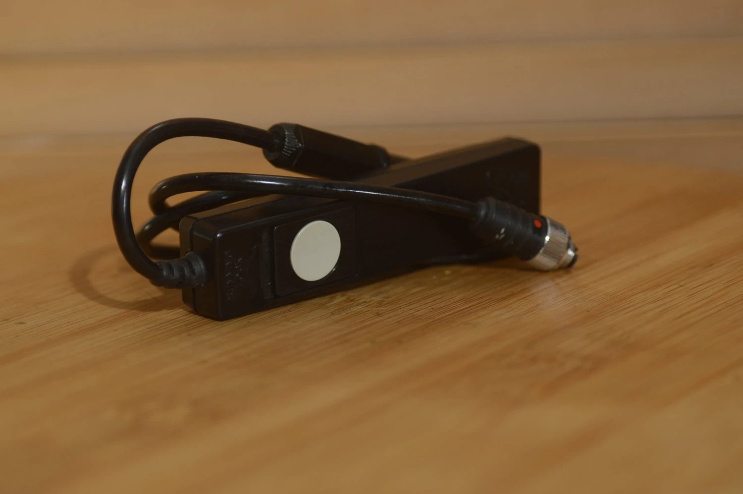 Canon EOS Shutter Release Cable 60 T3. Super Useful For Long Exposures And Self Portrait Photography 4 Canon EOS Shutter Release Cable 60 T3. Super Useful For Long Exposures And Self Portrait Photography - Image 2