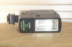 Sunpak Auto Zoom 2400 Thryistor Universal Flash Unit. Great Bounce Flash Unit