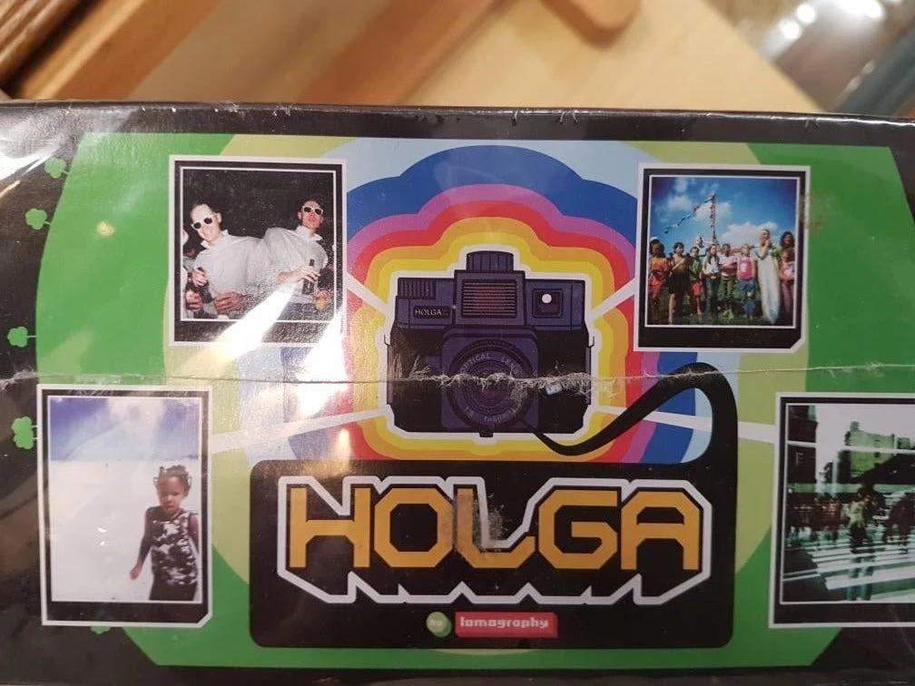 Amazing Holga Whole Kit Unopened ! A Great Start To The Medium Format Adventure! Reed The Pack And Look For The Incredible Images These Make 3 Amazing Holga Whole Kit Unopened ! A Great Start To The Medium Format Adventure! Reed The Pack And Look For The Incredible Images These Make