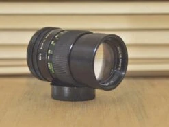 Super Sharp Vivitar FD 135mm 2.8 Lens With Leather Case. This Is A Beautiful Lens Especially For Portraiture Work. A Stunning Bit Of Glass!