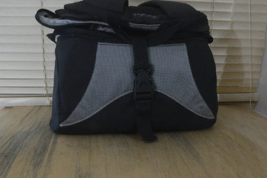 Vintage Lowepro Black And Grey Padded Camera Bag Back Pack. Super Comfortable To Wear - Separate Compartments. Perfect Addition To You Kit. 3 Vintage Lowepro Black And Grey Padded Camera Bag Back Pack. Super Comfortable To Wear - Separate Compartments. Perfect Addition To You Kit.