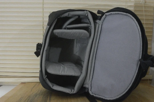 Vintage Lowepro Black And Grey Padded Camera Bag Back Pack. Super Comfortable To Wear - Separate Compartments. Perfect Addition To You Kit. 9 Vintage Lowepro Black And Grey Padded Camera Bag Back Pack. Super Comfortable To Wear - Separate Compartments. Perfect Addition To You Kit. - Image 7
